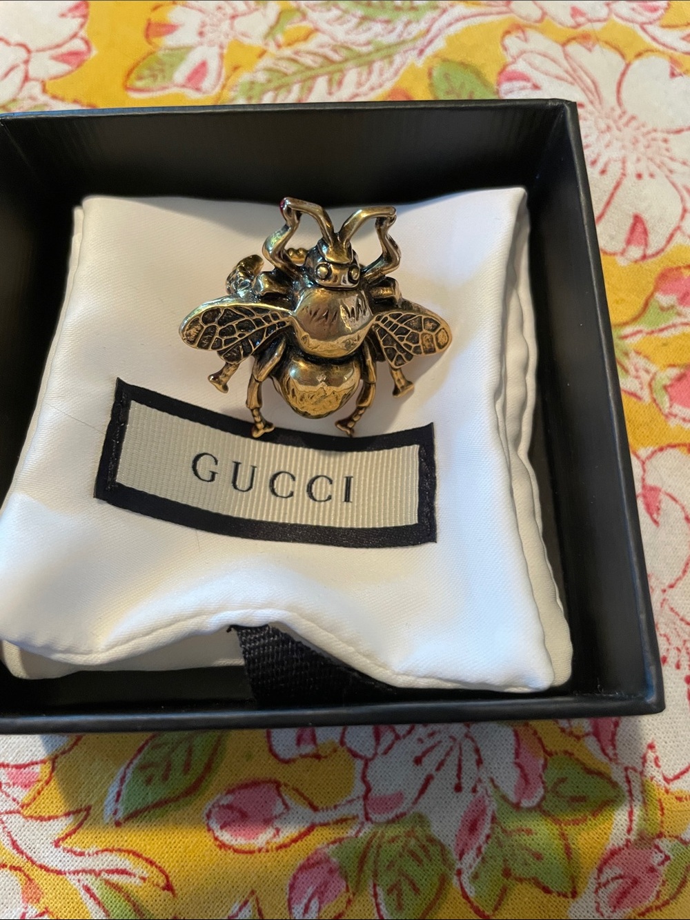 Gucci Gold Bee Ring with enamel